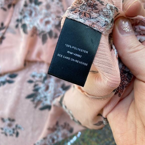 Torrid light pink floral sheer top - Picture 2 of 7